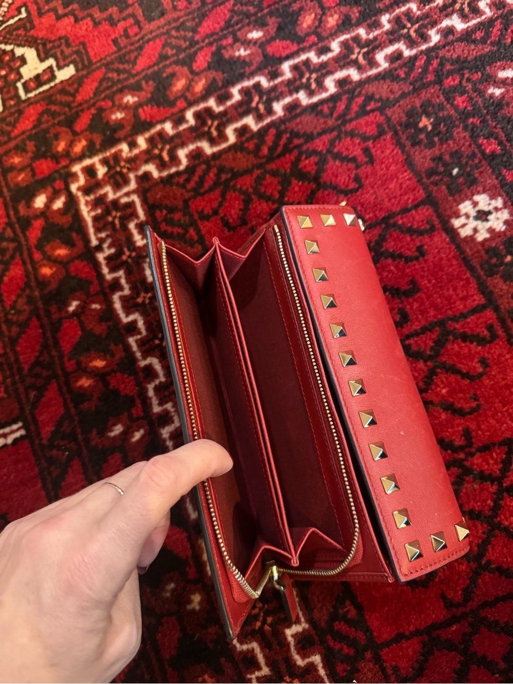 Valentino Garavani Red Rockstud Zip Wallet - Picture 4 of 8